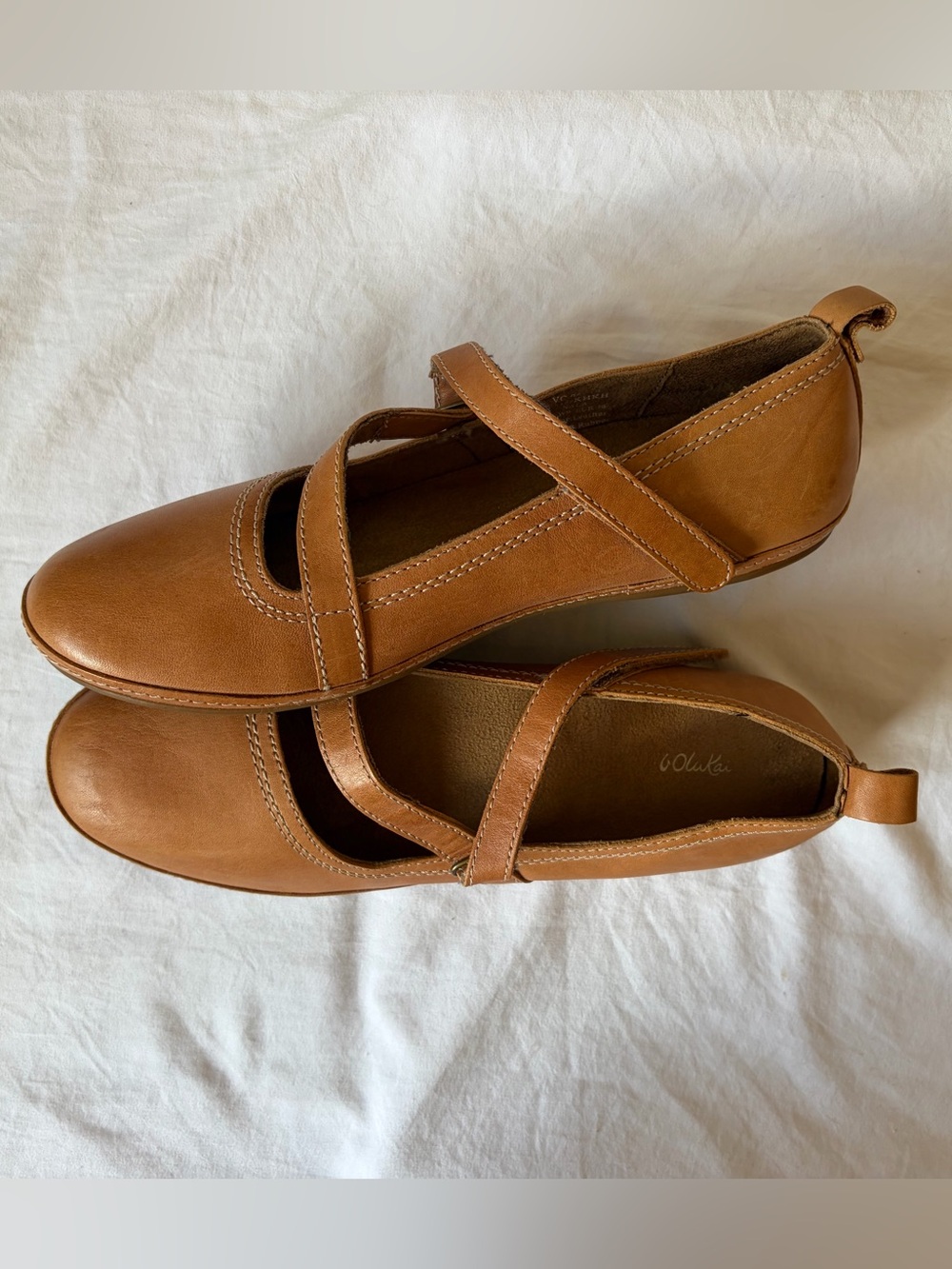Olukai NWOT Women’s Tan Leather Mary Jane Flats Comfortable Everyday Shoe Sz 9